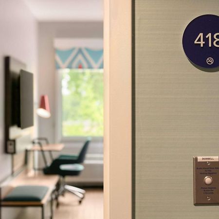 Tru By Hilton Easton Hotell Exteriör bild
