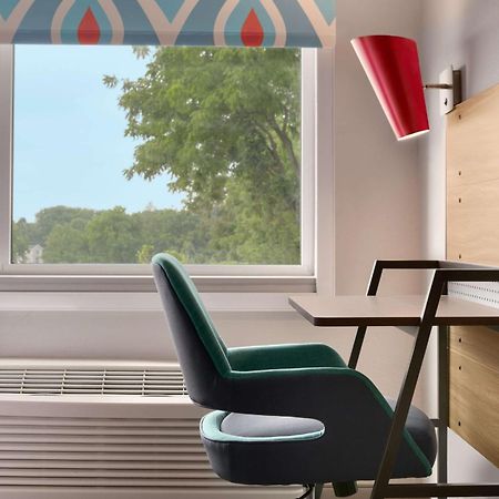 Tru By Hilton Easton Hotell Exteriör bild