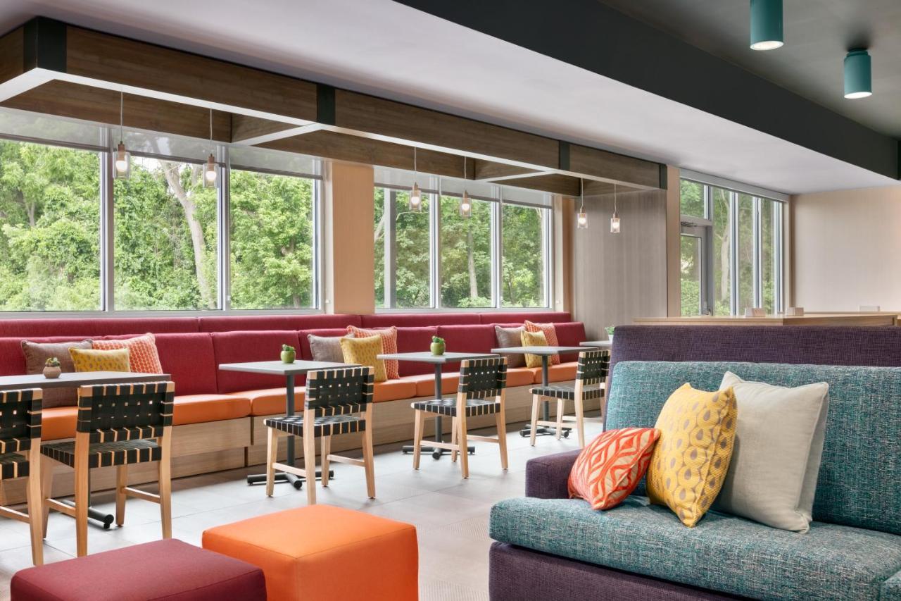 Tru By Hilton Easton Hotell Exteriör bild