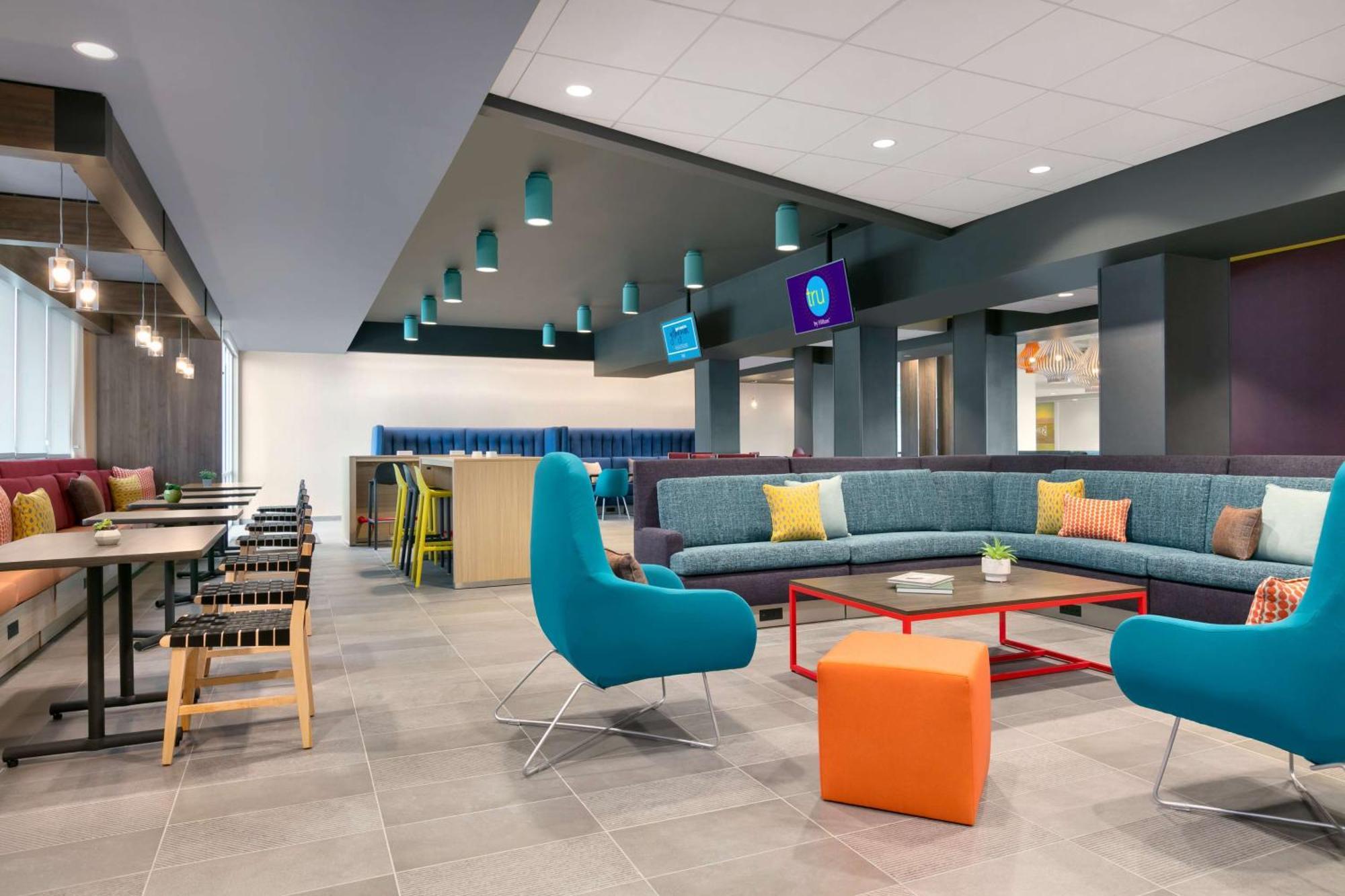 Tru By Hilton Easton Hotell Exteriör bild